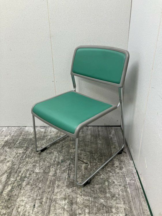 岐阜県にて コクヨ スタッキングチェア  を買取致しました。