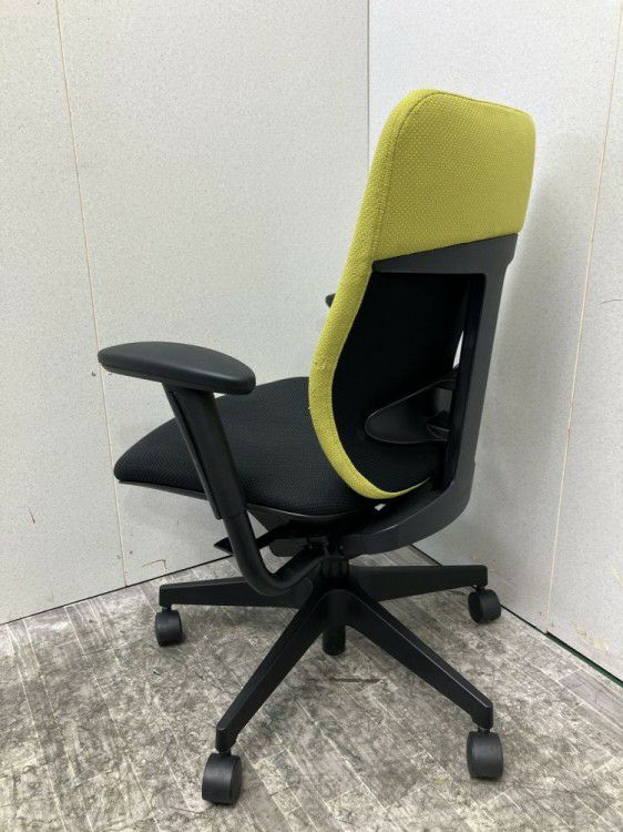 三重県にて イトーキ プラオチェア  を買取致しました。