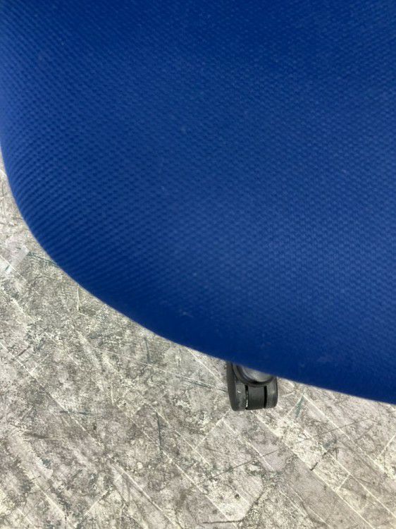 岐阜県にて イトーキ 可動肘付トルテチェア  を買取致しました。