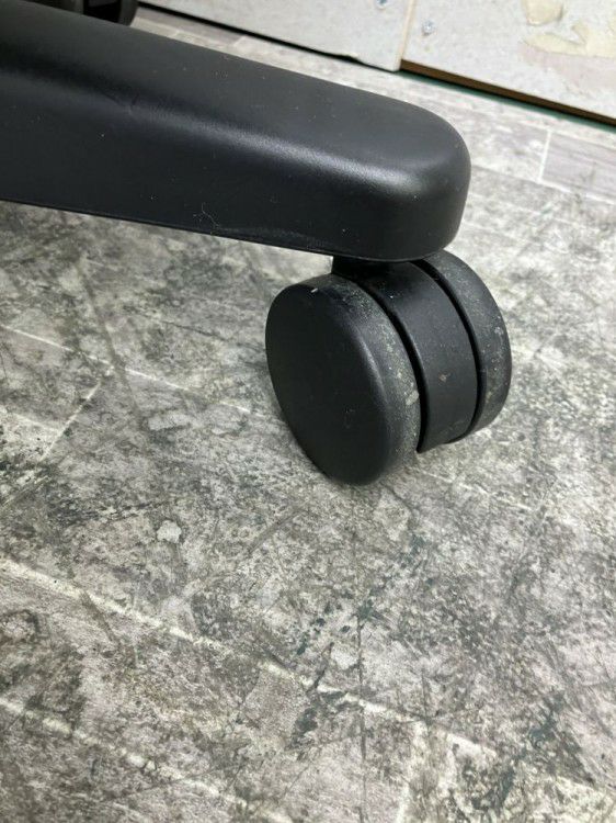 岐阜県にて イトーキ 可動肘付トルテチェア  を買取致しました。