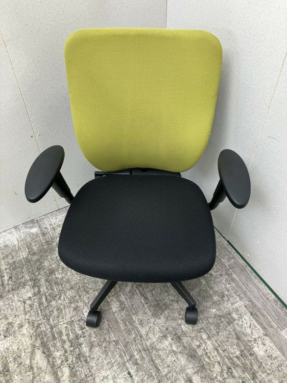 愛知県にて イトーキ 可動肘付プラオチェア  を買取致しました。