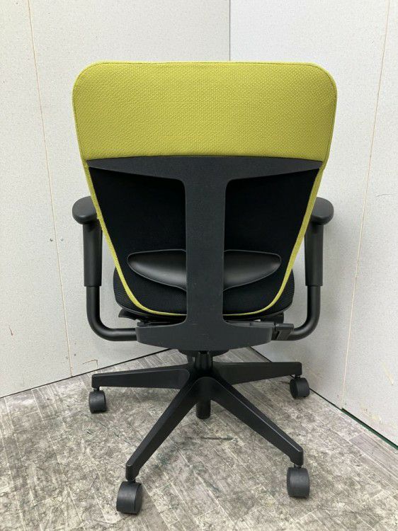 愛知県にて イトーキ 可動肘付プラオチェア  を買取致しました。