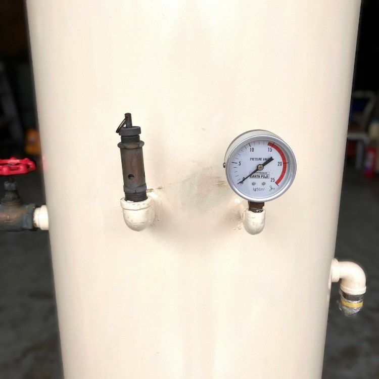 三重県にて 富士コンプレッサー製作所 220Lサブタンク subtank を買取致しました。