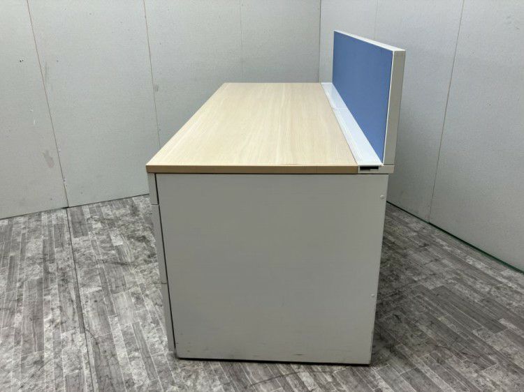 愛知県にて ウチダ（内田洋行） デスクパネル付1600両袖デスク  を買取致しました。