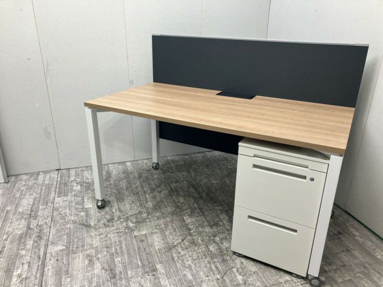 三重県にて コクヨ デスクパネル付1400平デスク+ワゴンセット  を買取致しました。
