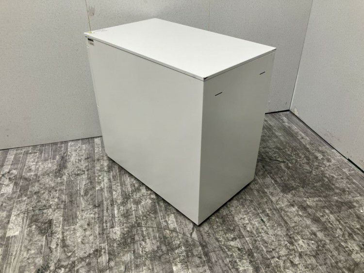 三重県にて コクヨ デスクパネル付1400平デスク+ワゴンセット  を買取致しました。