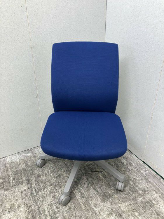 岐阜県にて オカムラ オムネスチェア を買取致しました。