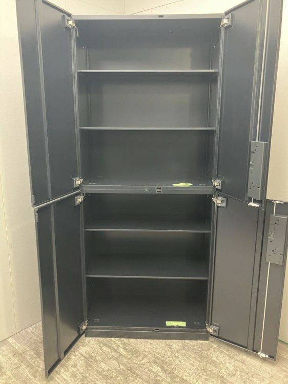 三重県にて コクヨ 両開き上下書庫  を買取致しました。