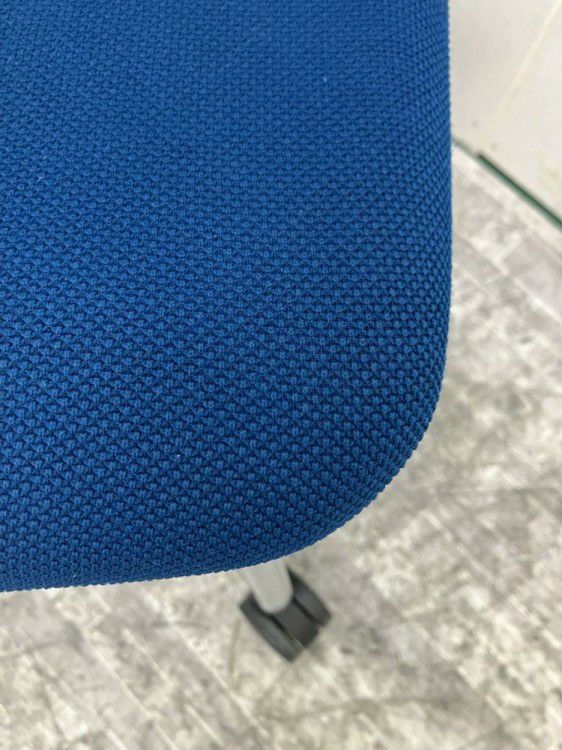 愛知県にて コクヨ ネスティングチェア  を買取致しました。