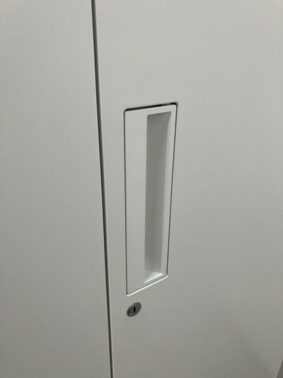 愛知県にて コクヨ 壁面両開き書庫  を買取致しました。