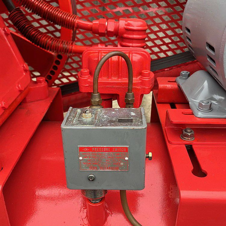 愛知県にて  イヤサカ/FUJI/富士コンプレッサー 中圧コンプレッサー OH-37F を買取致しました。