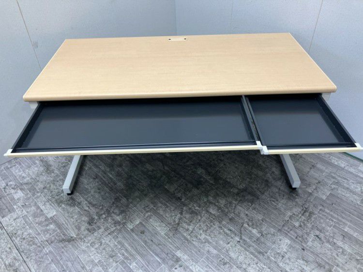 静岡県にて プラス 1400平デスク  を買取致しました。