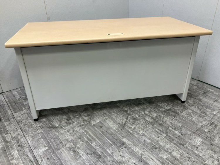 静岡県にて プラス 1400平デスク  を買取致しました。