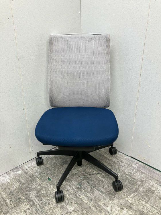 愛知県にて コクヨ ベゼルチェア  を買取致しました。