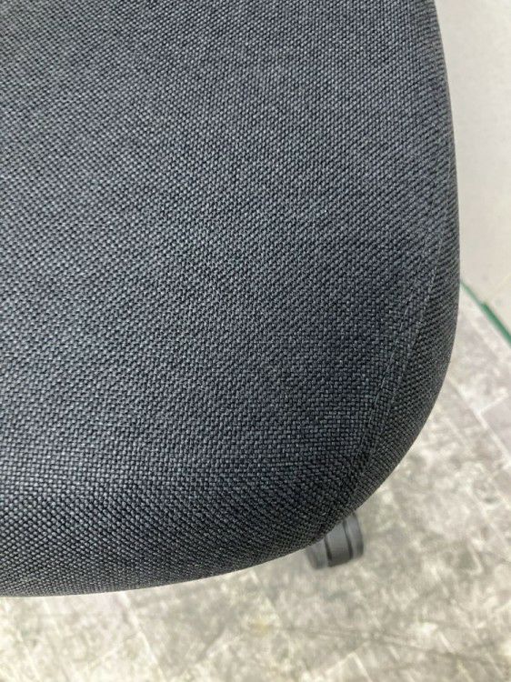 静岡県にて イトーキ 固定肘付ノートチェア  を買取致しました。