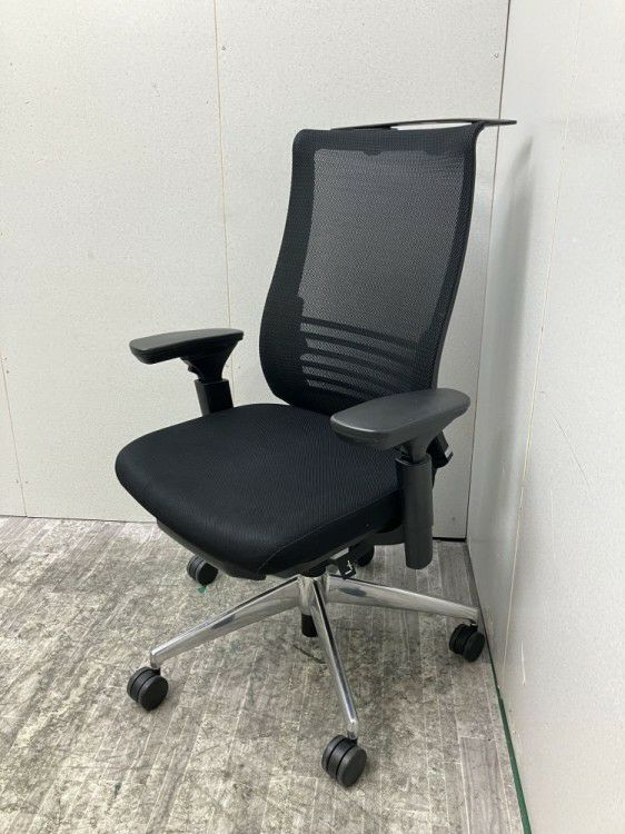 三重県にて コクヨ 可動肘付ベゼルチェア  を買取致しました。