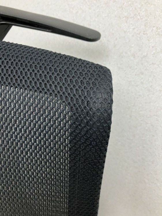 三重県にて コクヨ 可動肘付ベゼルチェア  を買取致しました。