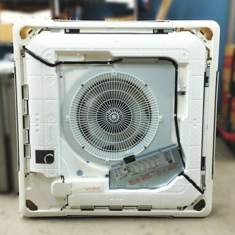 愛知県にて DAIKIN/ダイキン 天吊自在形エアコン SZRU80BYT を買取致しました。