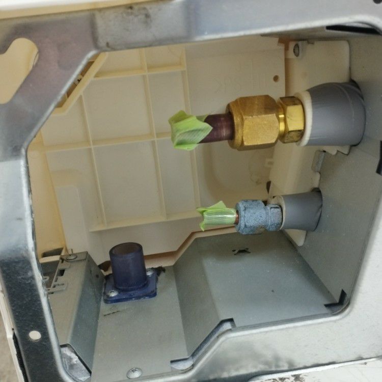 愛知県にて DAIKIN/ダイキン 天吊自在形エアコン SZRU80BYT を買取致しました。