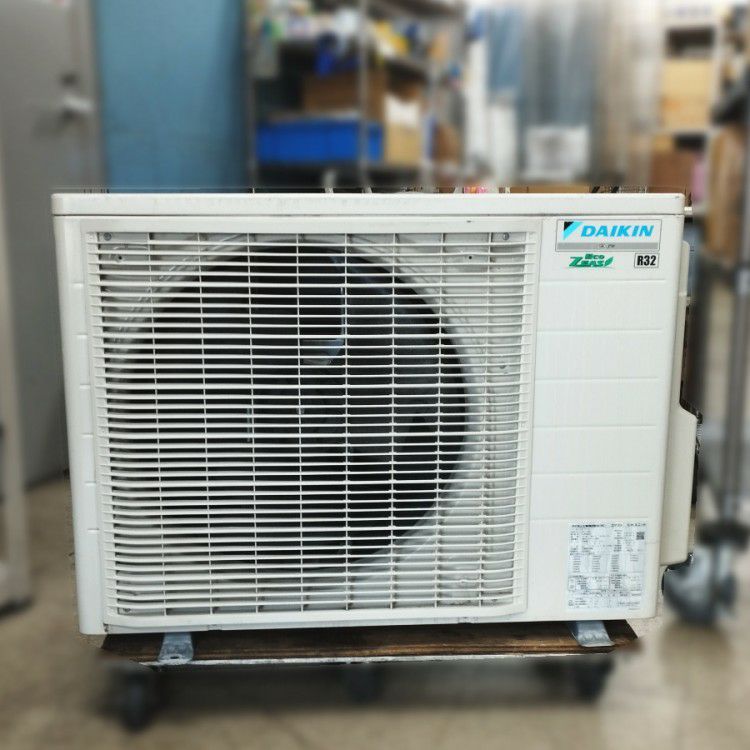 愛知県にて DAIKIN/ダイキン 天吊自在形エアコン SZRU80BYT を買取致しました。
