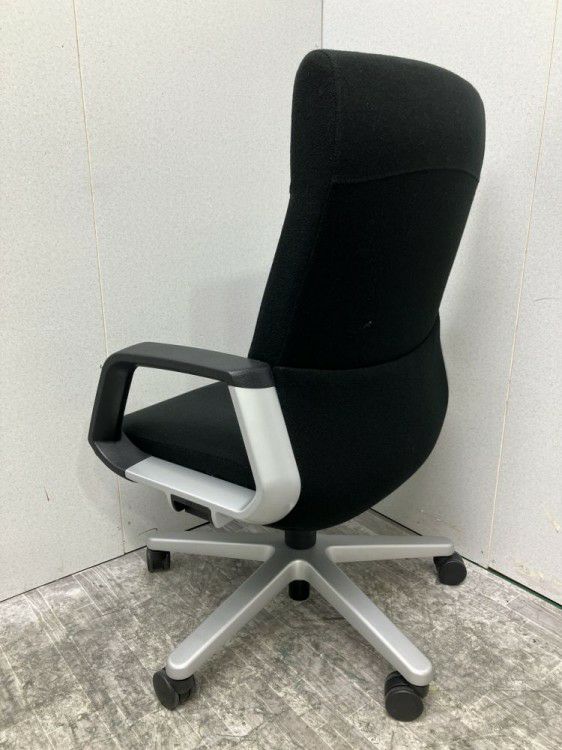 静岡県にて コクヨ 固定肘付マネジメントチェア を買取致しました。