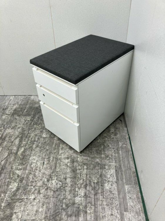 三重県にて コクヨ クッション付きインサイドワゴン  を買取致しました。