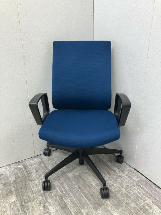 岐阜県にて コクヨ 固定肘付ウィザード3チェア  を買取致しました。