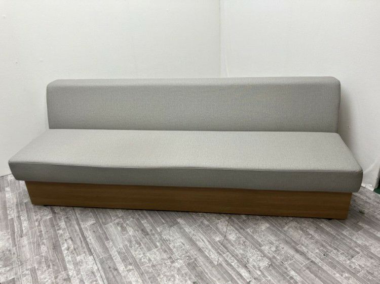 愛知県にて コクヨ 2100ロビーソファ  を買取致しました。