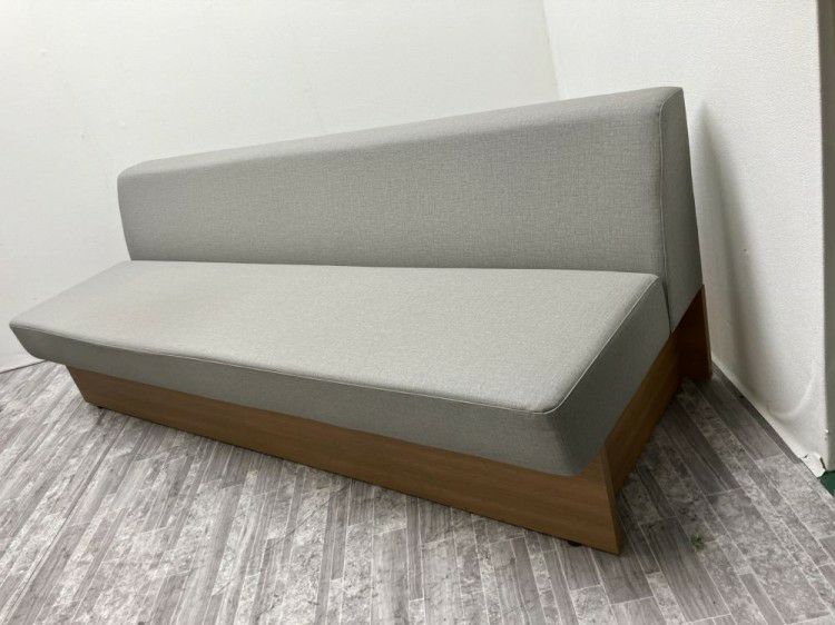 愛知県にて コクヨ 2100ロビーソファ を買取致しました。