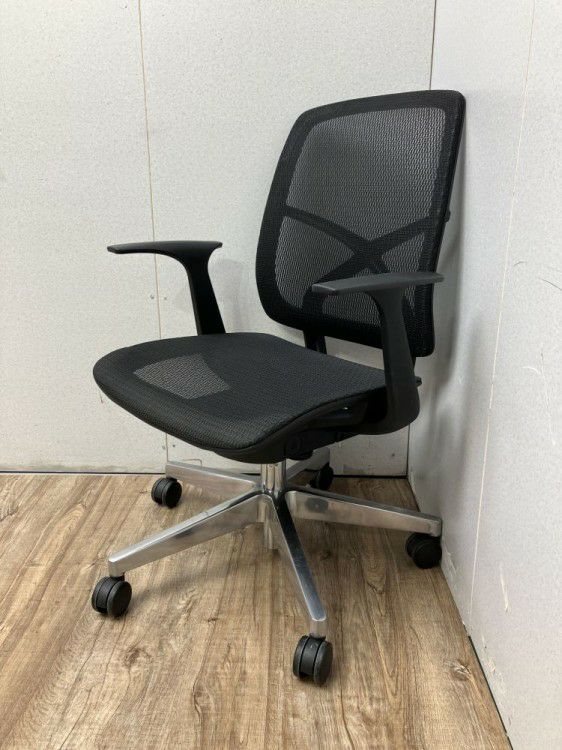 愛知県にて オフィスコム 固定肘付シンクス2チェア  を買取致しました。