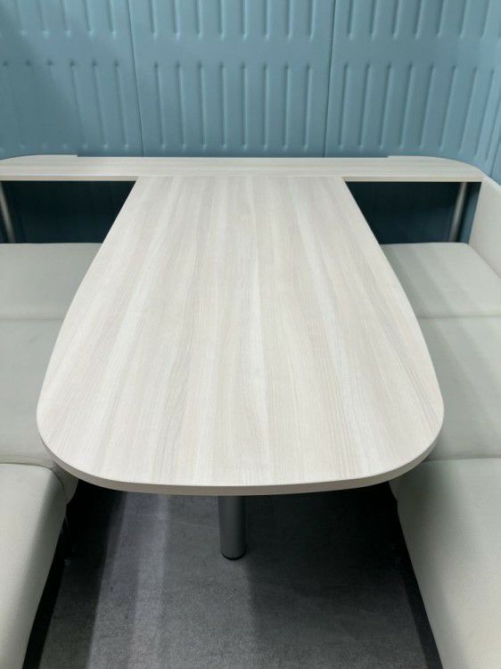 愛知県にて オカムラ ミーティングブースセット  を買取致しました。