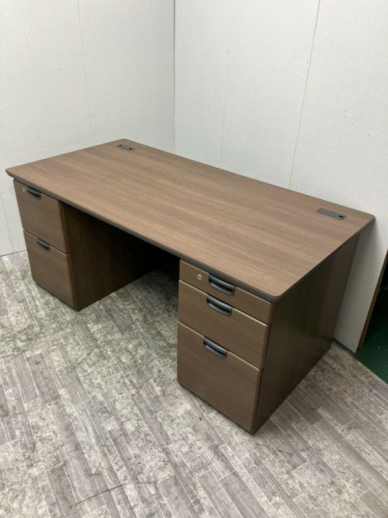 岐阜県にて オカムラ 役員室用1600両袖デスク  を買取致しました。