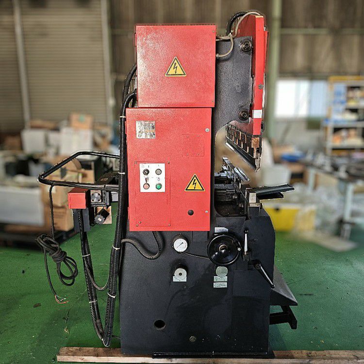 岐阜県にて アマダ プレスブレーキ RG-35S を買取致しました。