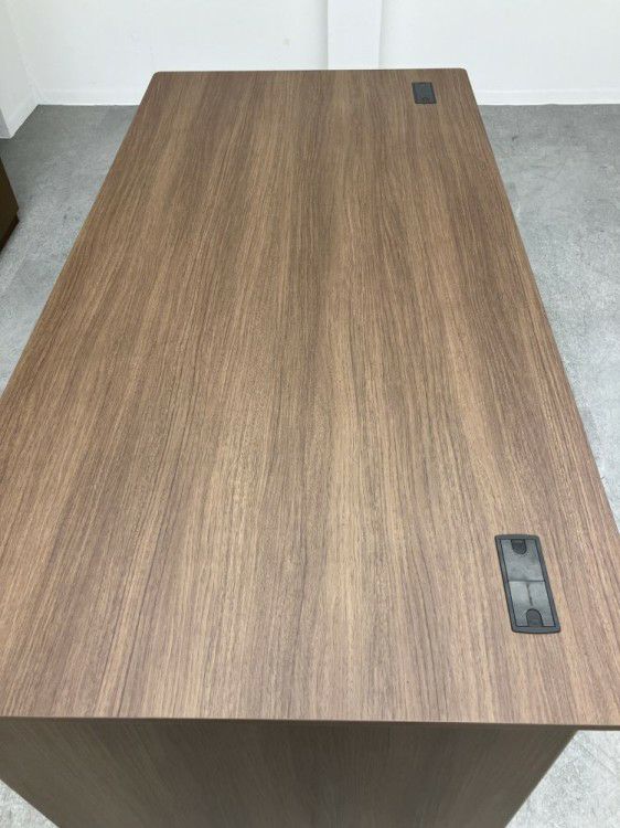 静岡県にて オカムラ 役員室用家具6点セット  を買取致しました。