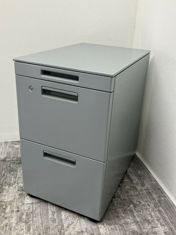 岐阜県にて コクヨ フリーアドレスデスク＋ワゴン7点セット  を買取致しました。