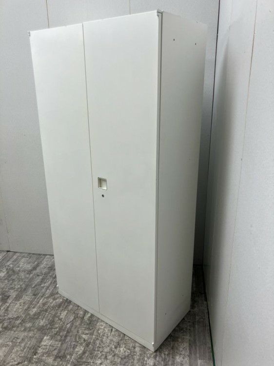 岐阜県にて オカムラ 両開き書庫  を買取致しました。