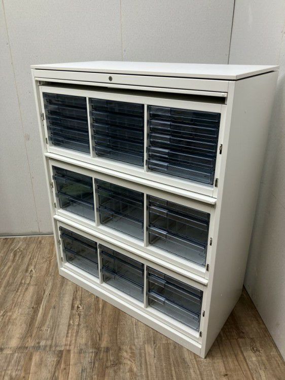 愛知県にて オカムラ クリアケース書庫  を買取致しました。