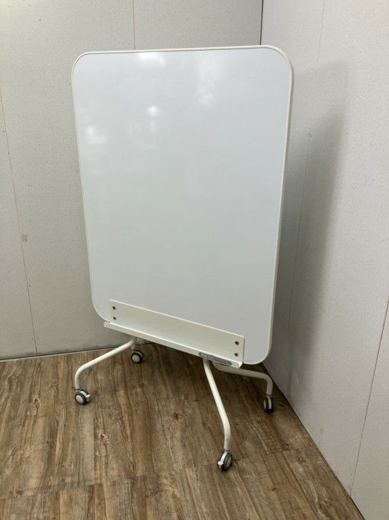 愛知県にて イトーキ 縦型脚付両面ホワイトボード  を買取致しました。