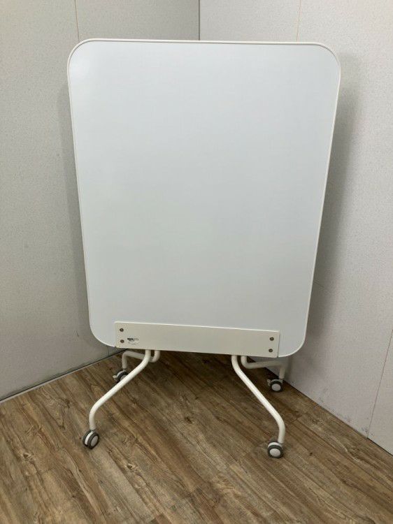 愛知県にて イトーキ 縦型脚付両面ホワイトボード  を買取致しました。