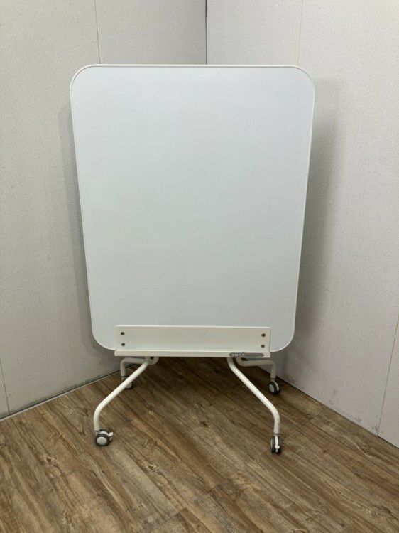 愛知県にて イトーキ 縦型脚付両面ホワイトボード  を買取致しました。