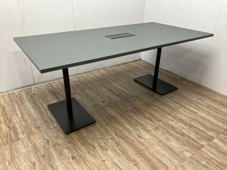 岐阜県にて ウチダ（内田洋行） ミーティングテーブル  を買取致しました。