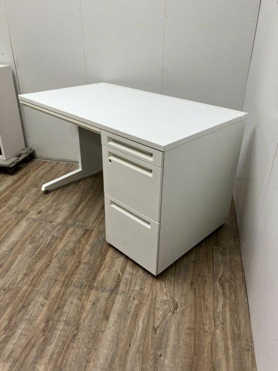 三重県にて オカムラ 1200片袖デスク  を買取致しました。