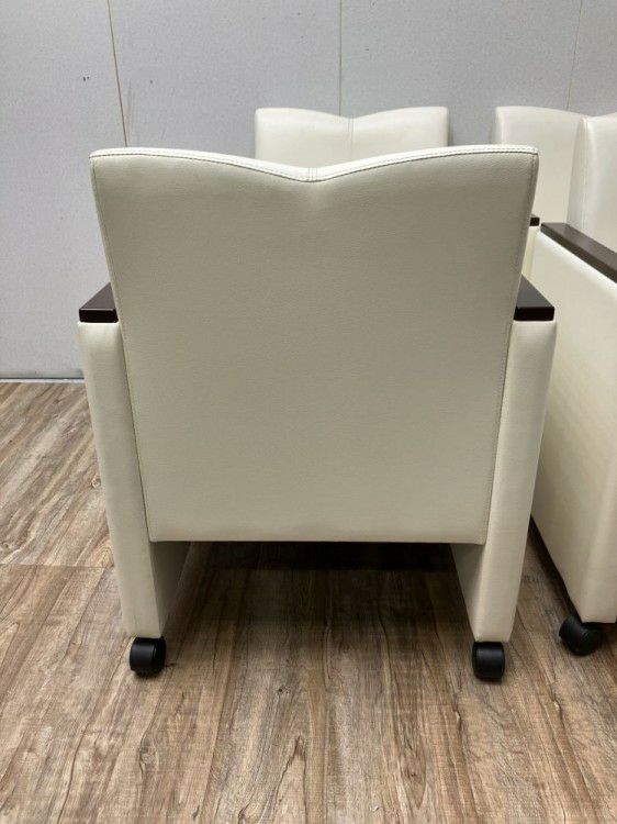 静岡県にて イトーキ 応接会議チェア4脚セット  を買取致しました。