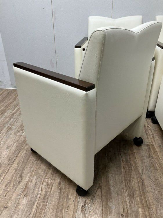 静岡県にて イトーキ 応接会議チェア4脚セット  を買取致しました。