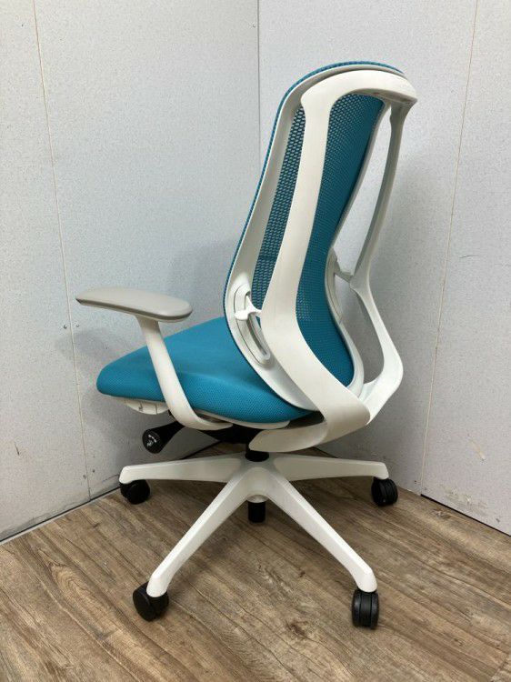 三重県にて オカムラ シルフィーチェア  を買取致しました。