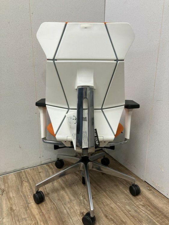 岐阜県にて イトーキ 可動肘付フリップフラップチェア  を買取致しました。