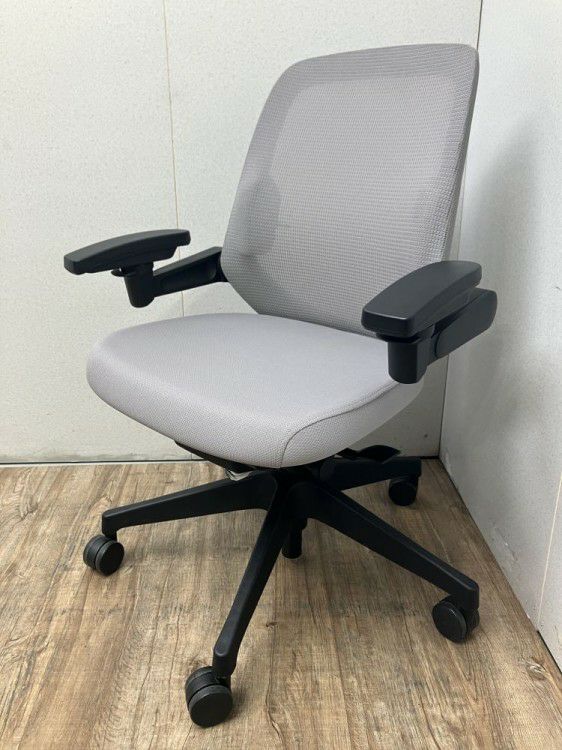 三重県にて イトーキ ノートチェア  を買取致しました。