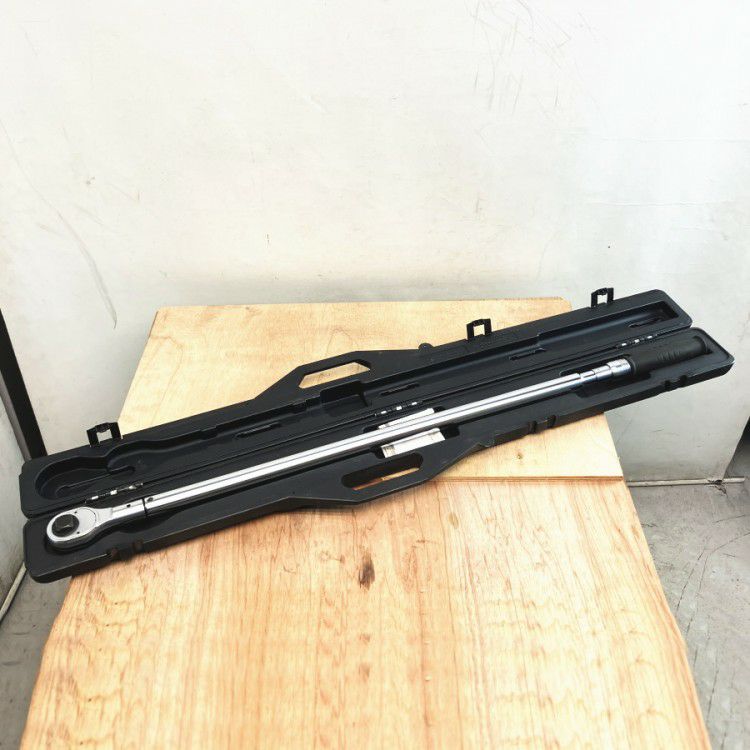 静岡県にて STRAIGHT/ストレート 大型プリセット式トルクレンチ 15-7800 を買取致しました。