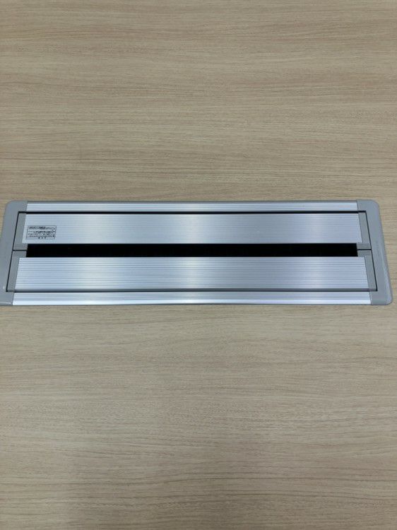 静岡県にて オカムラ 2400ミーティングテーブル を買取致しました。