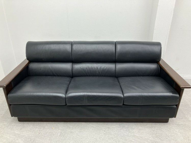 三重県にて コクヨ 応接ソファ4点セット  を買取致しました。